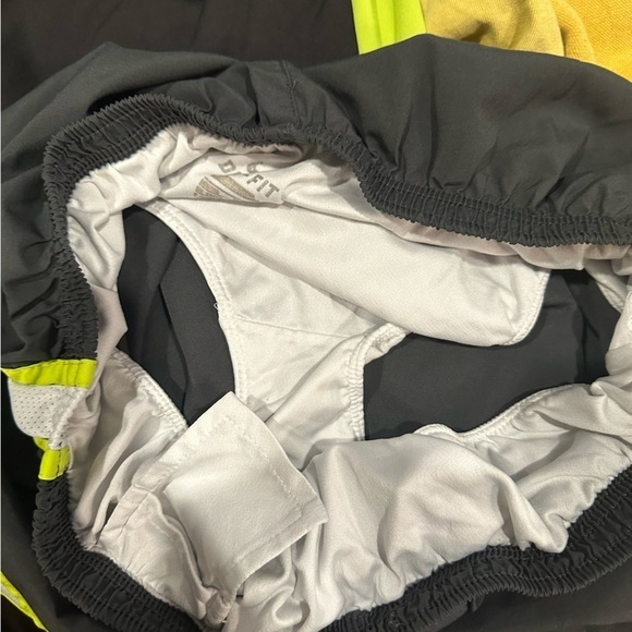 Nike athletic shorts - Picture 4 of 5